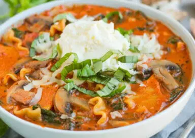 Creamy Spinach, Mushroom & Lasagna Soup